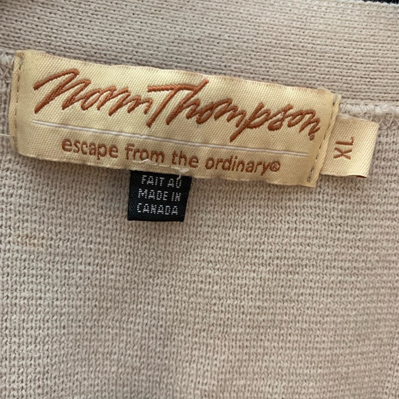 Vintage Norm Thompson men’s Beige Cardigan with Patterned Design - Picture 6 of 7